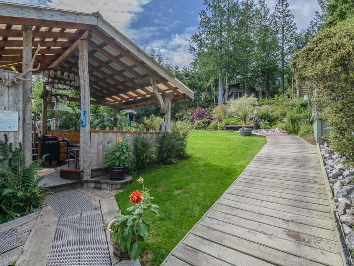 ホテル Woods End Landing Bamfield エクステリア 写真