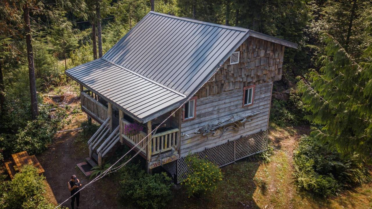 ホテル Woods End Landing Bamfield エクステリア 写真