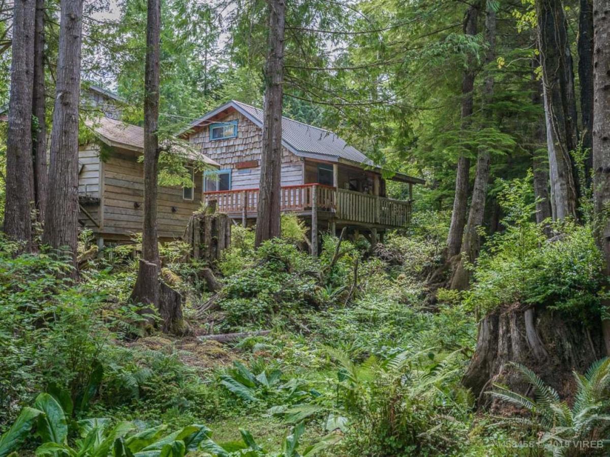 ホテル Woods End Landing Bamfield エクステリア 写真