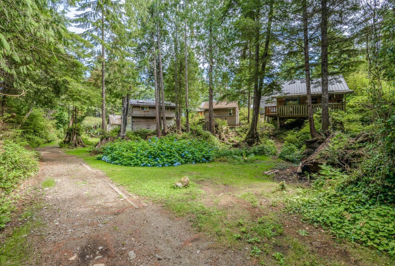 ホテル Woods End Landing Bamfield エクステリア 写真
